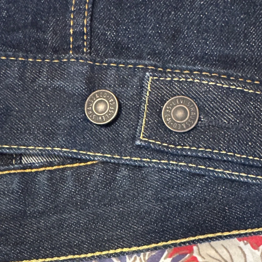 Levi's Dark Blue Denim Trucker Jacket - Picture 6 of 6